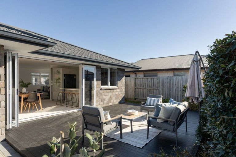 Photo of property in 56 Te Kio Crescent, Papamoa Beach, Papamoa, 3118