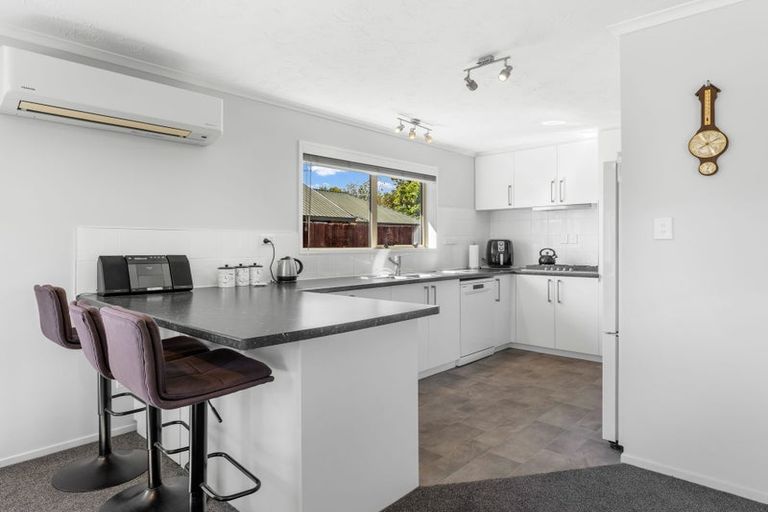 Photo of property in 150 Royal Park Drive, Parklands, Christchurch, 8083