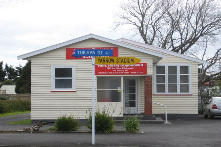 Photo of property in 158e Tukapa Street, Westown, New Plymouth, 4310