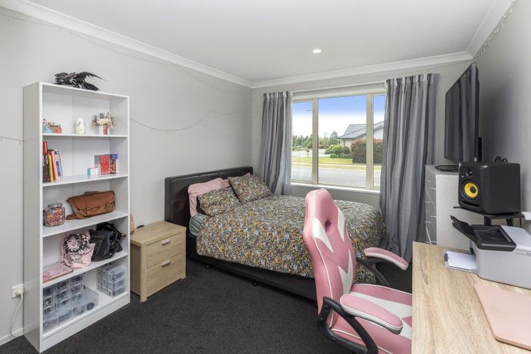 Photo of property in 2 Rossall Crescent, Rolleston, 7615