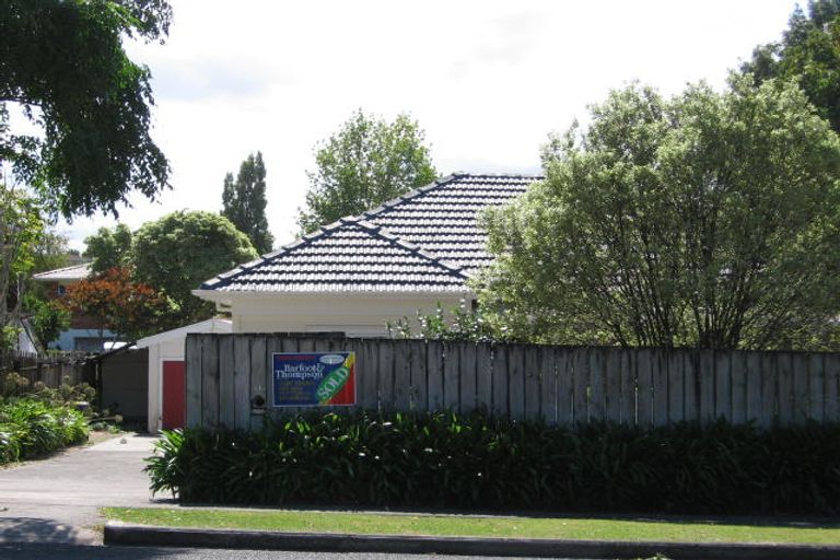 Photo of property in 137 Seabrook Avenue, New Lynn, Auckland, 0600