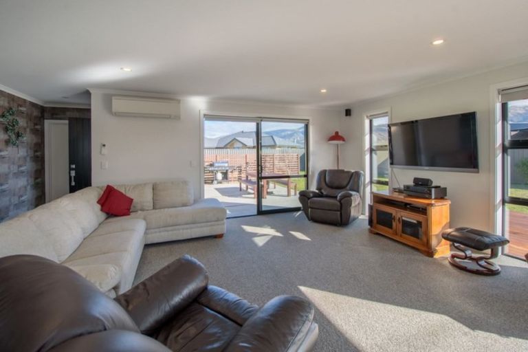 Photo of property in 18 Magnetic Place, Cromwell, 9310