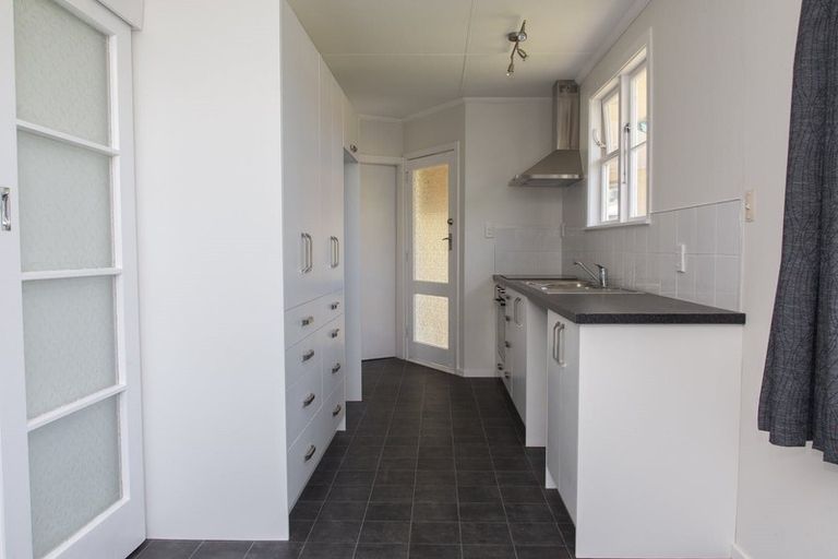 Photo of property in 1 Patea Place, Terrace End, Palmerston North, 4410