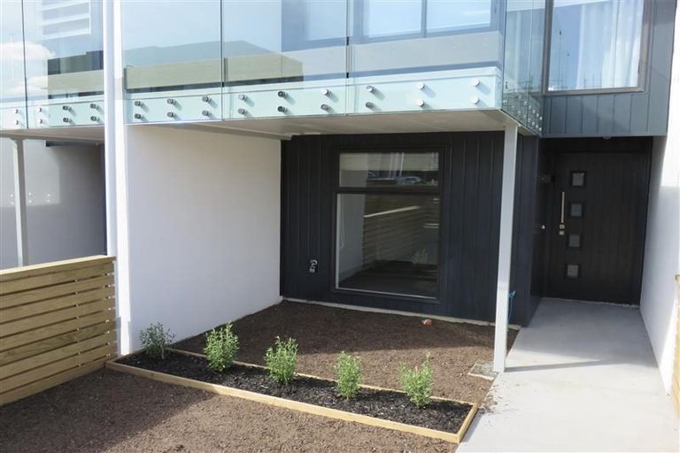 Photo of property in 3 Carder Court, Hobsonville, Auckland, 0618