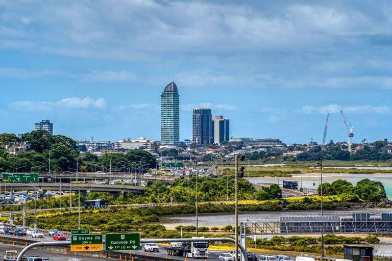 Photo of property in 87 Princes Street, Northcote Point, Auckland, 0627