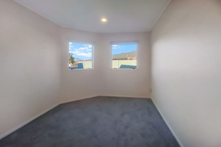 Photo of property in 11b Cheval Place, Taradale, Napier, 4112