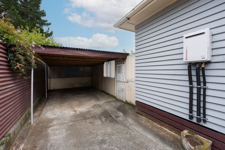 Photo of property in 21 Crewe Crescent, Hokowhitu, Palmerston North, 4410
