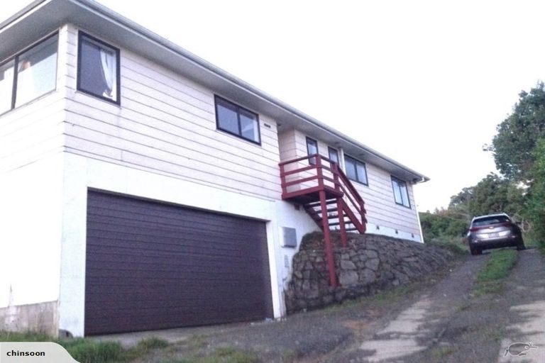 Photo of property in 162 Newlands Road, Newlands, Wellington, 6037