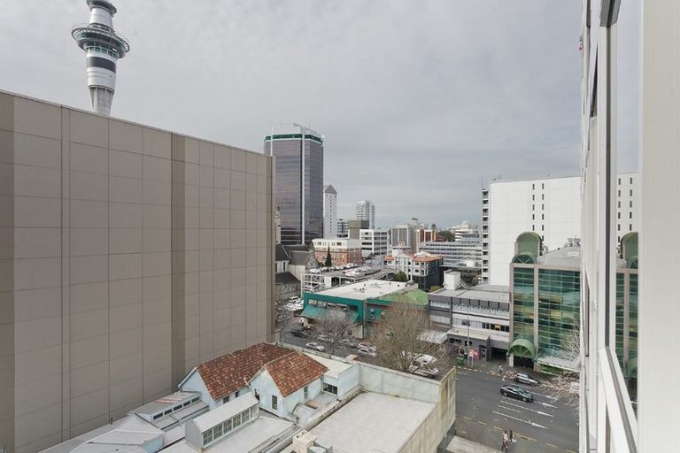 Photo of property in Harvard On Hobson Apartments, 9e/147 Hobson Street, Auckland Central, Auckland, 1010