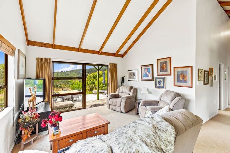 Photo of property in 321 Muriwai Valley Road, Muriwai, Waimauku, 0881