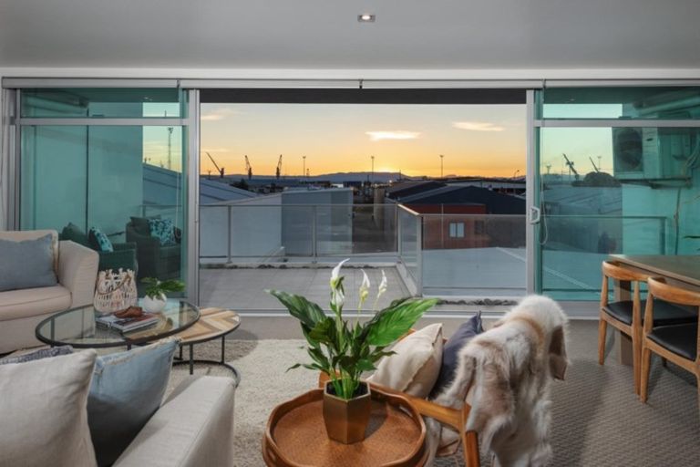 Photo of property in Palm Cove Apartments, 201/6 Tawa Street, Mount Maunganui, 3116