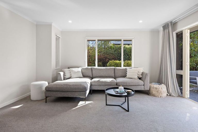 Photo of property in 408a Memorial Avenue, Burnside, Christchurch, 8053