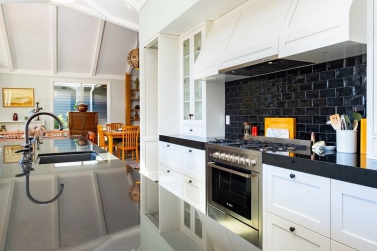 Photo of property in Riverton, 175 Lane Road, Havelock North, 4130