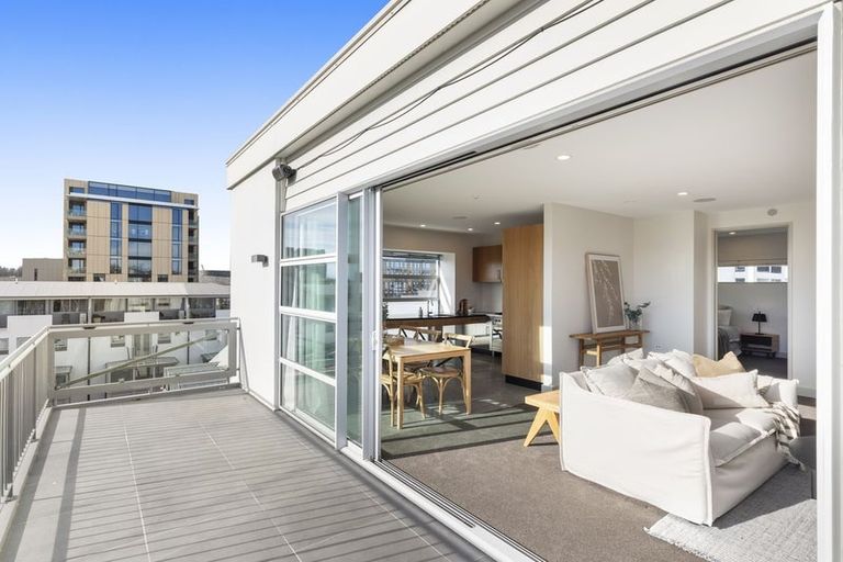 Photo of property in Braemar Apartments, 6/2 Cranmer Square, Christchurch Central, Christchurch, 8013