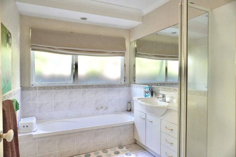 Photo of property in 27 Oakridge Way, Northpark, Auckland, 2013