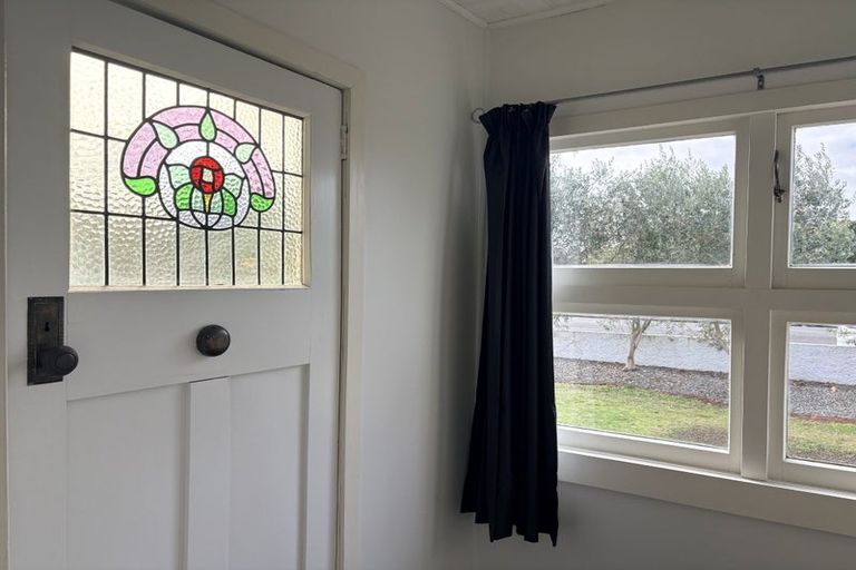 Photo of property in 24 Lyndhurst Street, Takaro, Palmerston North, 4412