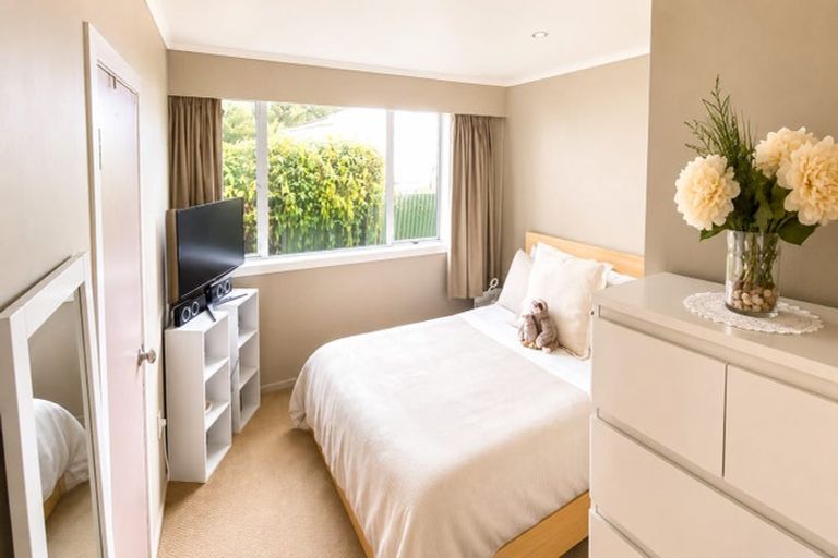 Photo of property in 2/9 Hamilton Road, Papatoetoe, Auckland, 2025