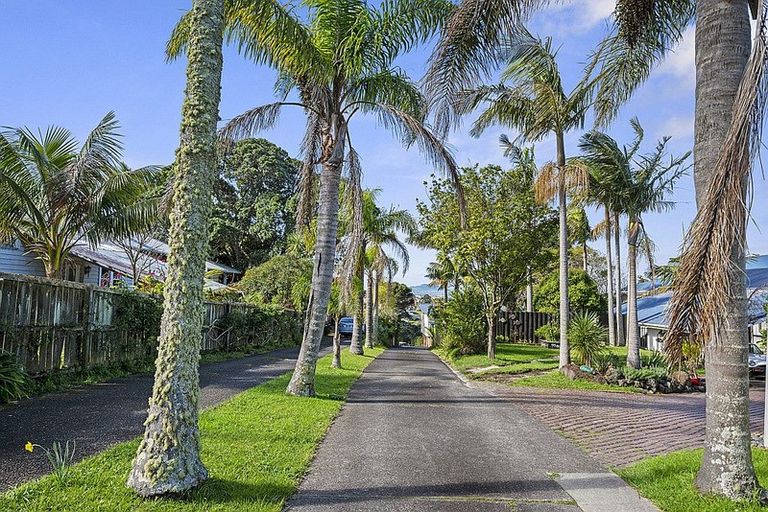 Photo of property in 32 Seaview Avenue, Northcote, Auckland, 0627