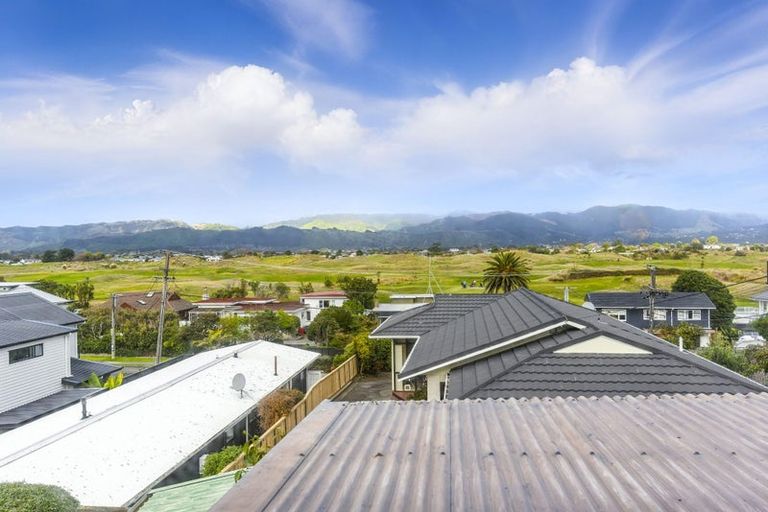 Photo of property in 57a Golf Road, Paraparaumu Beach, Paraparaumu, 5032