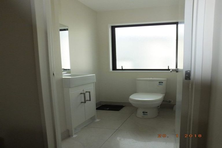 Photo of property in 17/5 Perekia Street, Albany, Auckland, 0632