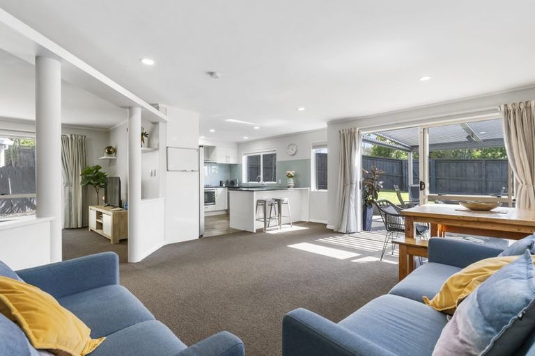 Photo of property in 1/13 Perendale Close, Somerville, Auckland, 2014