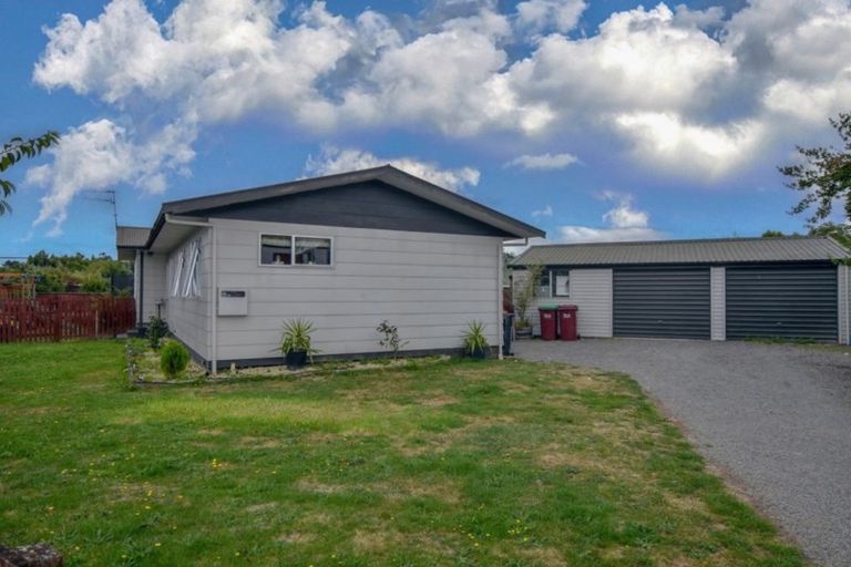 Photo of property in 14 Baillie Crescent, Carterton, 5713