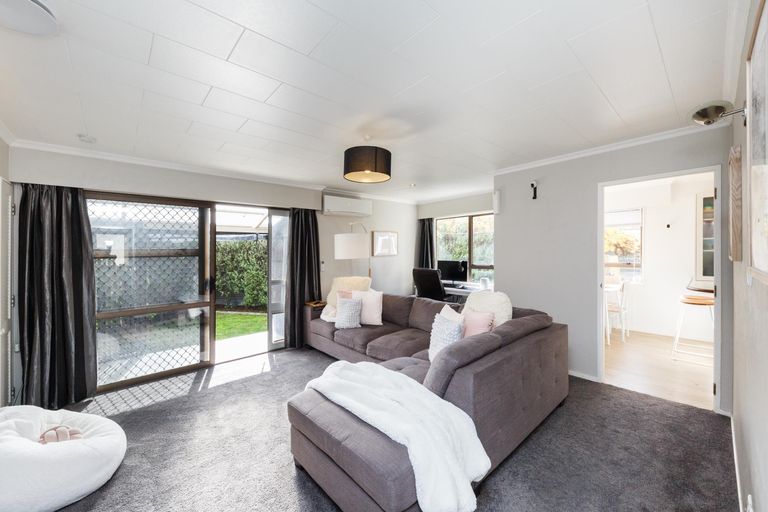 Photo of property in 17b Cecil Place, Cloverlea, Palmerston North, 4412