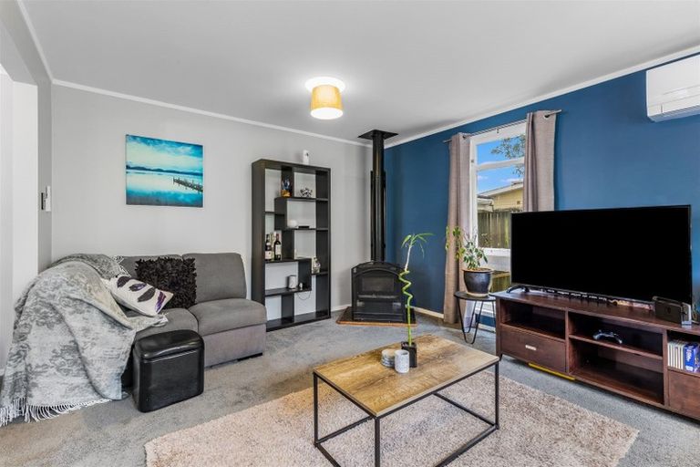 Photo of property in 13 Yemen Place, Ascot Park, Porirua, 5024