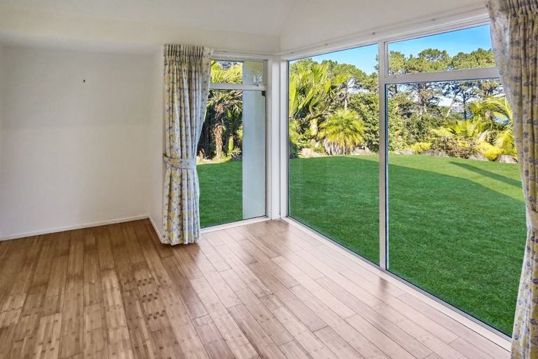 Photo of property in 99 Onetaunga Road, Chatswood, Auckland, 0626