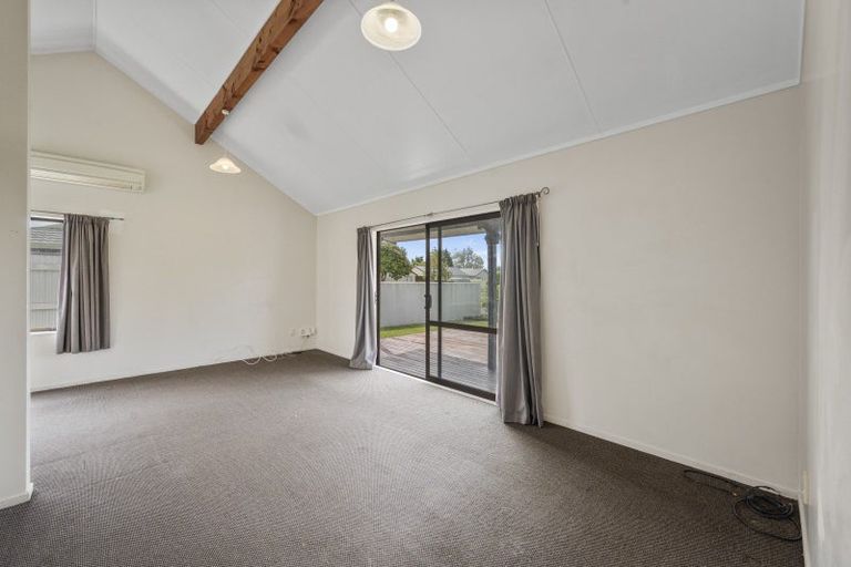 Photo of property in 51 Spriggs Crescent, Greenmeadows, Napier, 4112