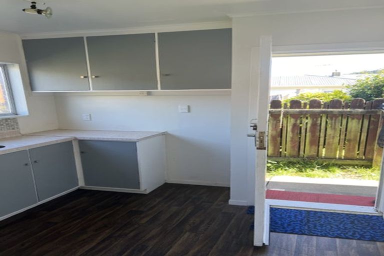 Photo of property in 2/264 Wellington Road, Wainuiomata, Lower Hutt, 5014