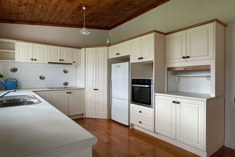 Photo of property in 1035 Kahikatea Flat Road, Waitoki, Kaukapakapa, 0871