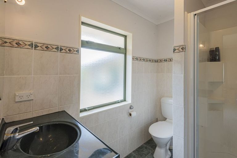 Photo of property in 11 Chatsfield Place, Te Kamo, Whangarei, 0112