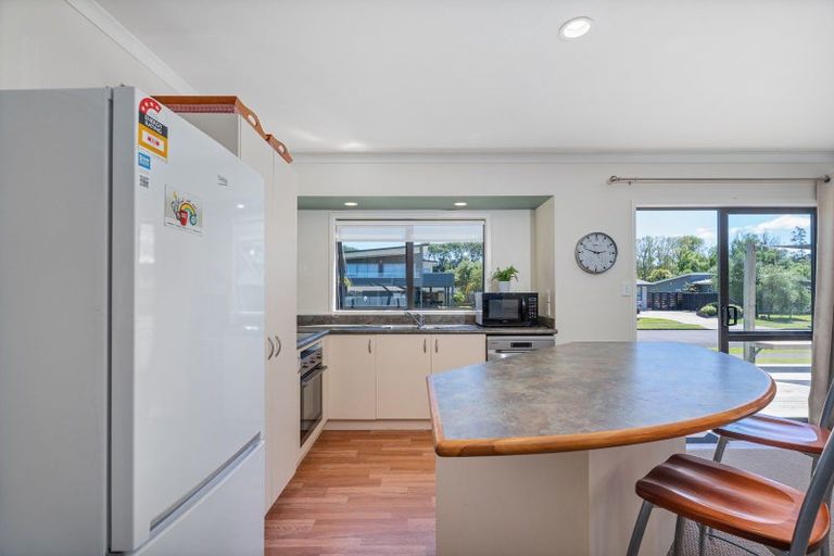 Photo of property in 15 Marlin Street, Whitianga, 3510