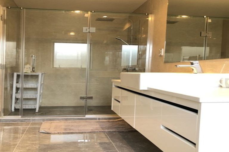 Photo of property in 30 Drumbuoy Drive, Flat Bush, Auckland, 2019