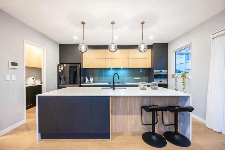 Photo of property in 14 Davey Crescent, Orewa, 0931