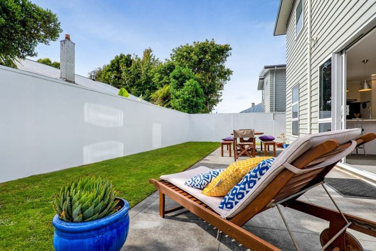 Photo of property in 55 Pendarves Street, New Plymouth, 4310