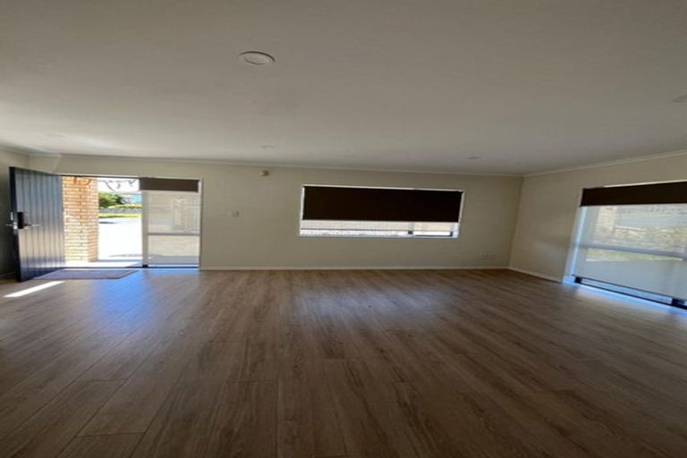 Photo of property in 6 Arrowsmith Drive, Clover Park, Auckland, 2019