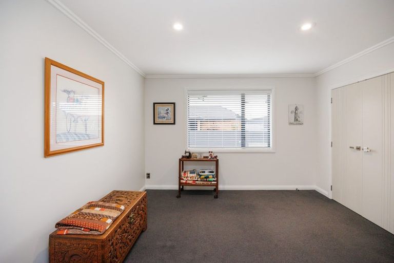 Photo of property in 11 Majestic Way, Kelvin Grove, Palmerston North, 4414