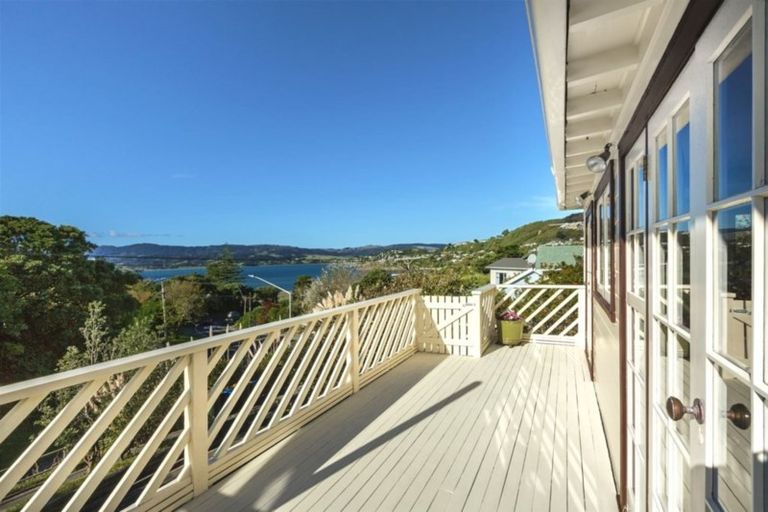 Photo of property in 128 Paremata Road, Paremata, Porirua, 5024