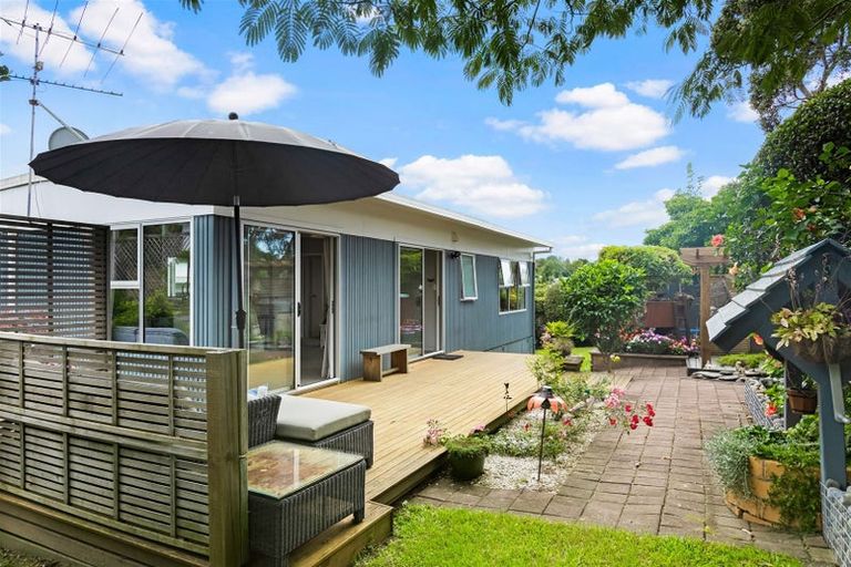 Photo of property in 1/33 Halberg Street, Glenfield, Auckland, 0629