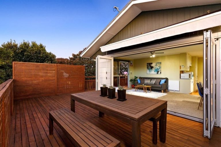 Photo of property in 12 Beauchamp Drive, Massey, Auckland, 0614