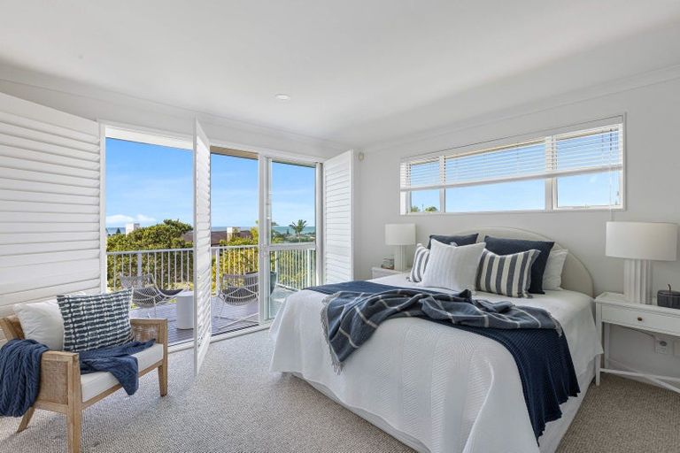 Photo of property in 56 Grovenor Drive, Orewa, 0931