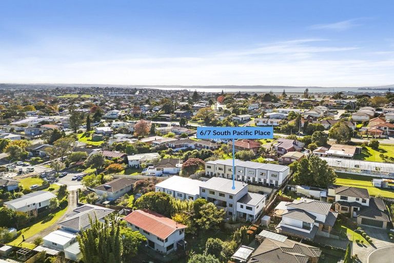 Photo of property in 6/7 South Pacific Place, Henderson, Auckland, 0612