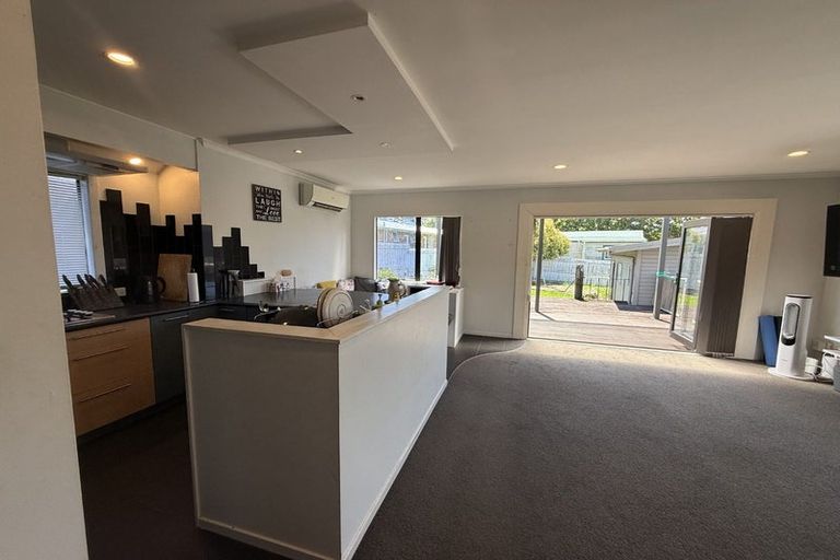 Photo of property in 456a West Coast Road, Glen Eden, Auckland, 0602