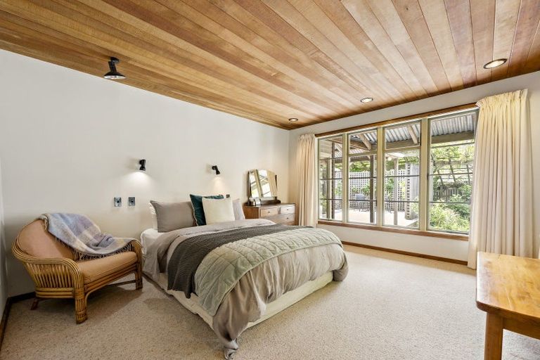 Photo of property in Lowry Cottage, 425 Fergusson Drive, Heretaunga, Upper Hutt, 5018