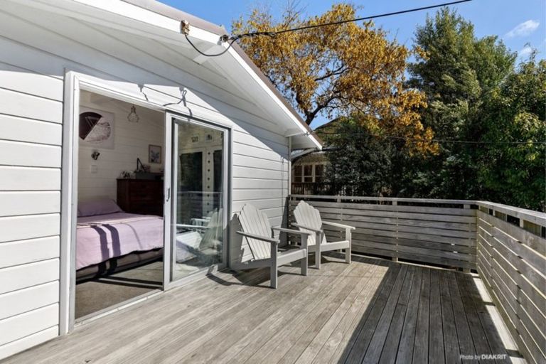 Photo of property in 13 Thurleigh Grove, Karori, Wellington, 6012