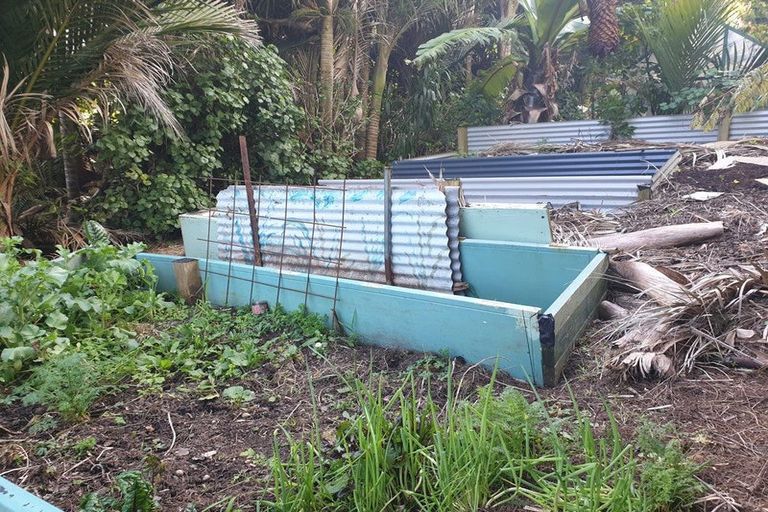 Photo of property in 15 Puriri Place, Tuateawa, Coromandel, 3583