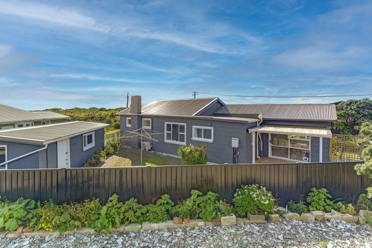 Photo of property in 2 Morgan Street, Castlecliff, Whanganui, 4501