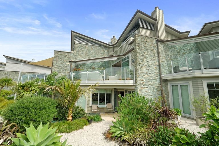 Photo of property in 21 Little Compton Mews, Snells Beach, 0920